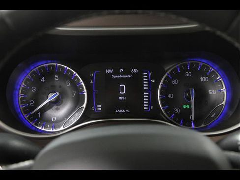 Used 2023 Chrysler Voyager LX FWD image 8