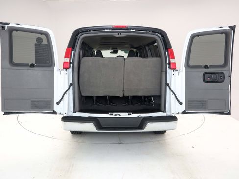 Used 2019 Chevrolet Express 3500 LT w/ LT Preferred Equipment Group RWD image 10