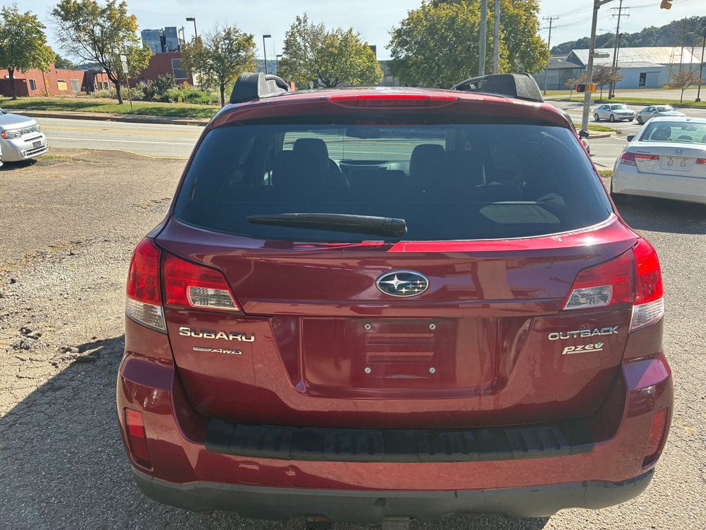 Used 2011 Subaru Outback 2.5i Premium w/ All-Weather Pkg AWD/4WD image 5