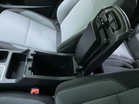 Used 2017 Ford Escape SE image 25