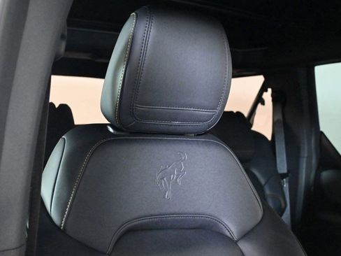 Used 2023 Ford Bronco Badlands image 19
