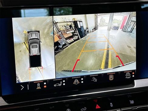 Used 2025 Chevrolet Silverado 1500 High Country w/ High Country Premium Package image 14