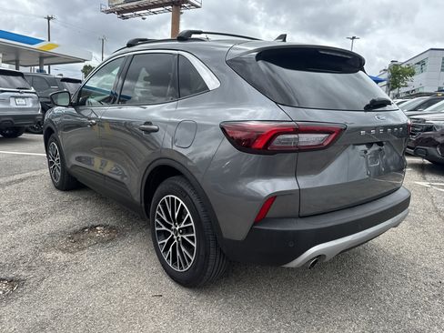 Used 2023 Ford Escape SE FWD image 6