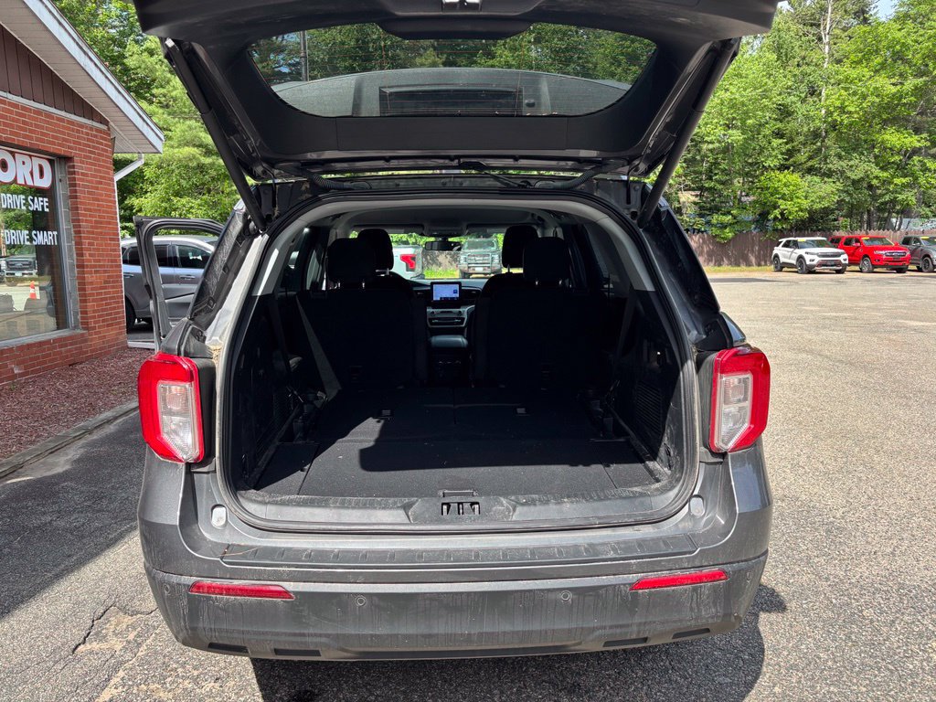 Used 2023 Ford Explorer XLT AWD/4WD image 31