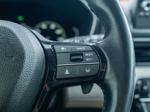 Used 2025 Honda Pilot EX-L image 28