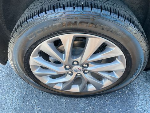 Certified 2025 Buick Enclave Preferred AWD/4WD image 8