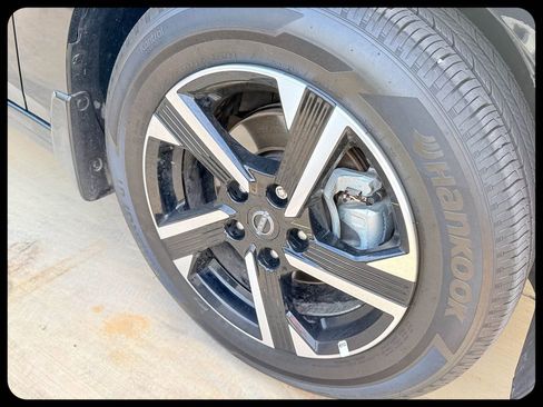 Used 2025 Nissan Sentra SV w/ All-Weather Package image 4