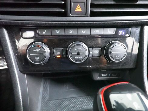 Used 2022 Volkswagen Jetta GLI Autobahn w/ GLI Black Package image 13