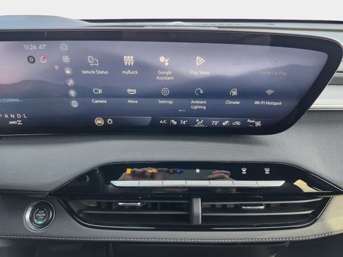 Used 2025 Buick Enclave Preferred image 22