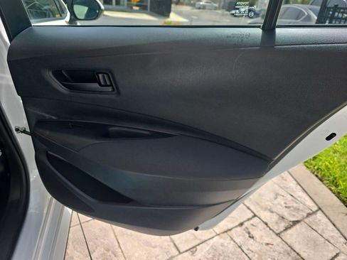 Used 2022 Toyota Corolla LE FWD image 21