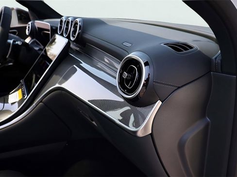 Certified 2025 Mercedes-Benz GLC 43 AMG 4MATIC image 21