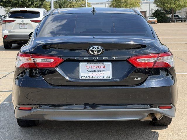 Used 2019 Toyota Camry LE FWD image 5