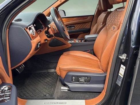 Certified 2022 Bentley Bentayga image 21