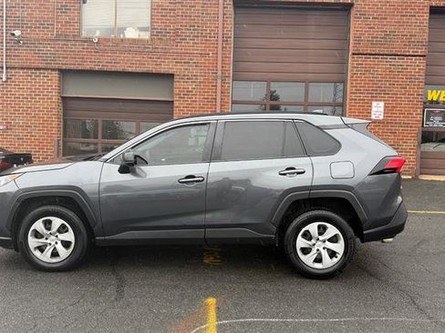 Used 2019 Toyota RAV4 LE image 8