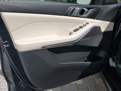 Used 2022 BMW X5 sDrive40i w/ M Sport Package image 19