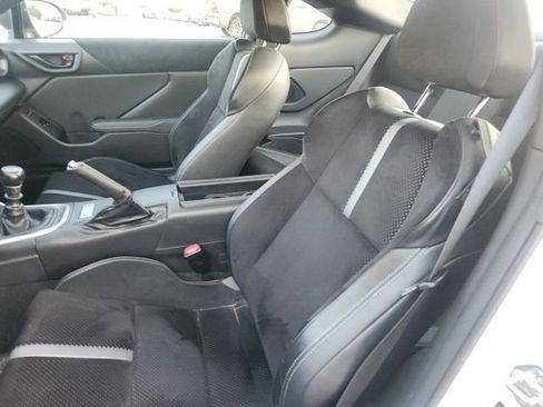 Used 2022 Toyota GR86 Premium w/ ALL Weather Mat Package (TMS) RWD image 12