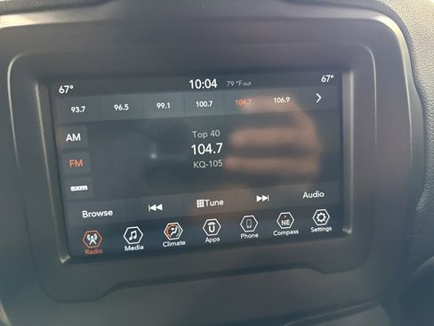 Used 2021 Jeep Renegade Latitude image 45