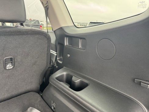 Used 2022 Kia Telluride EX image 38