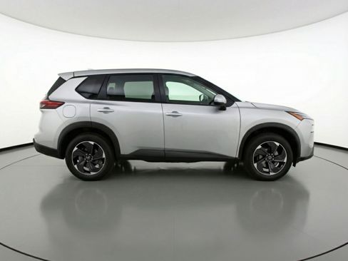 Used 2025 Nissan Rogue SV image 11
