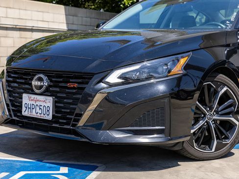 Used 2024 Nissan Altima 2.5 SR FWD image 7