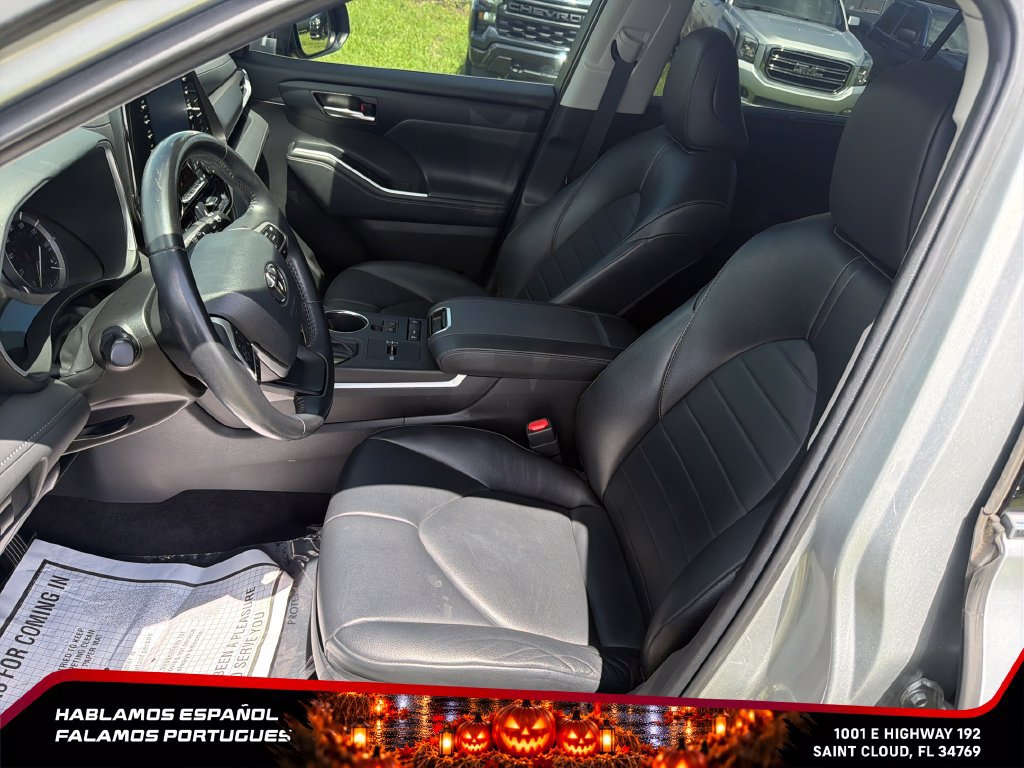 Used 2022 Toyota Highlander XLE FWD image 14