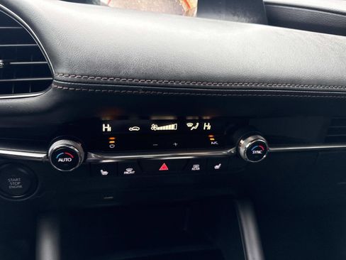 Used 2019 MAZDA MAZDA3 Sedan w/ Preferred Package image 21