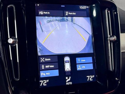 Used 2019 Volvo XC40 T5 Momentum image 5