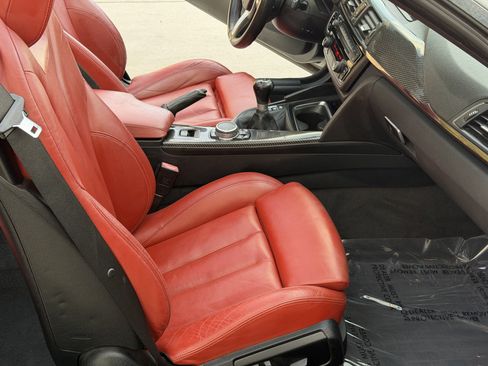 Used 2015 BMW M4 Convertible RWD image 29