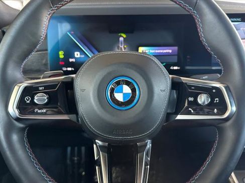 Used 2024 BMW i7 M70 image 22