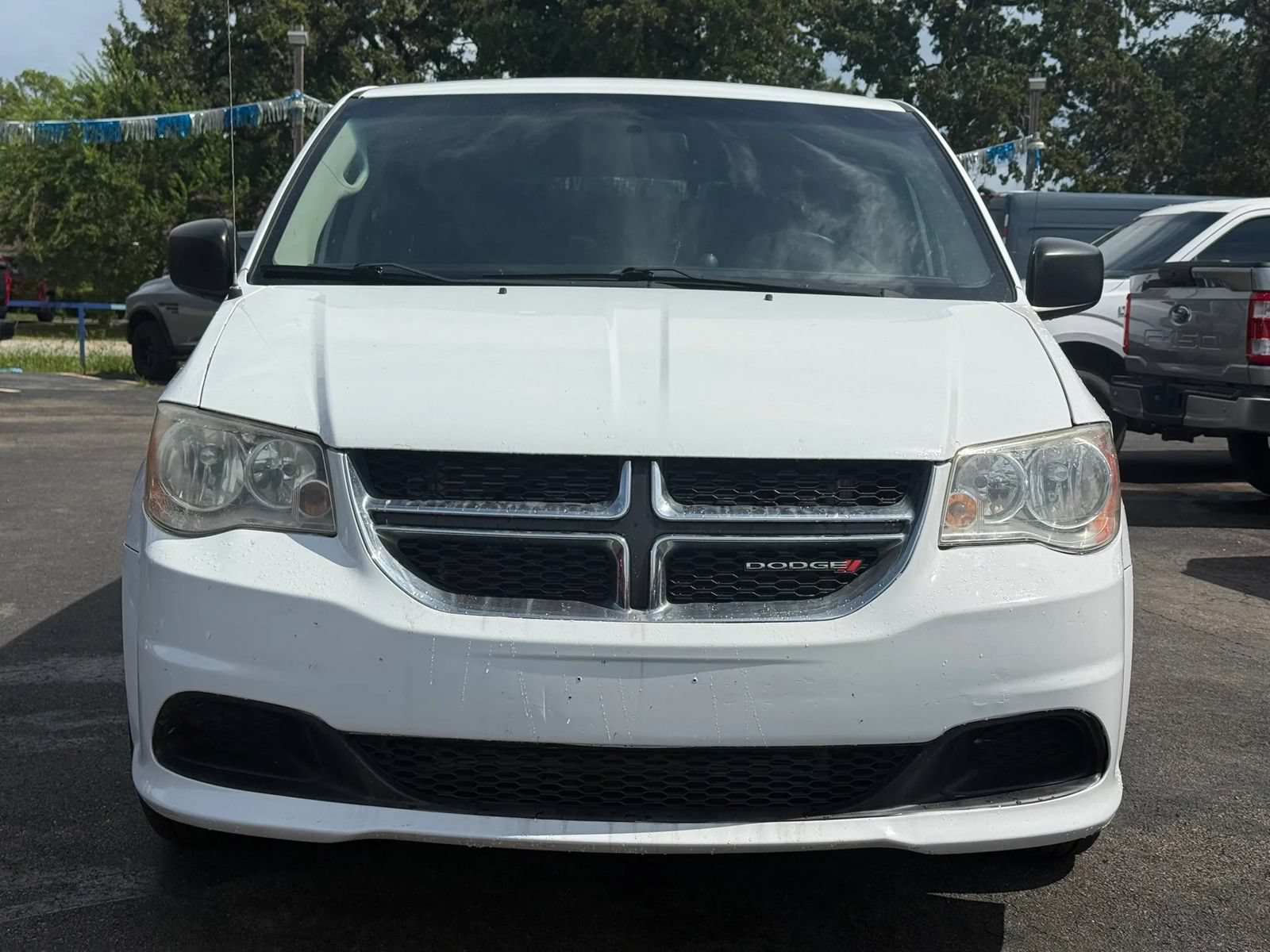 Used 2016 Dodge Grand Caravan SE w/ Quick Order Package 29E SE FWD image 3