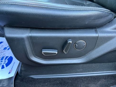 Used 2018 Ford F150 Raptor w/ Equipment Group 802A Luxury image 34