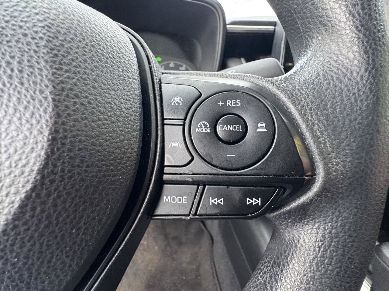 Used 2023 Toyota Corolla LE w/ LE Convenience Package FWD image 33