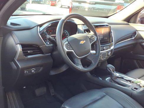Used 2023 Chevrolet Traverse LT w/ LT Premium Package AWD/4WD image 9