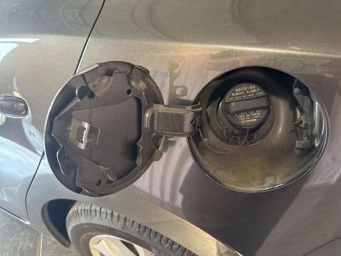 Used 2016 MAZDA MAZDA3 i Sport w/ Preferred Equipment Package image 11