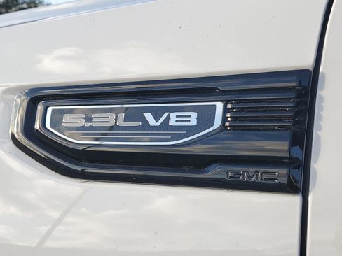 New 2025 GMC Sierra 1500 Elevation image 5