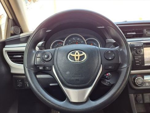 Used 2014 Toyota Corolla LE image 19