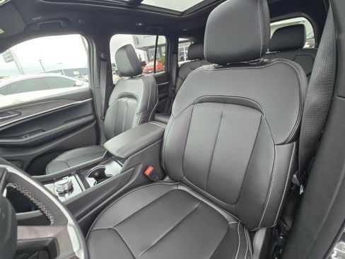 New 2025 Jeep Grand Cherokee Limited AWD/4WD image 24