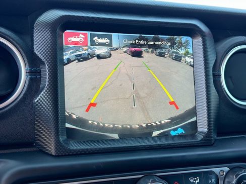 Used 2023 Jeep Wrangler Unlimited Rubicon 4xe AWD/4WD image 14
