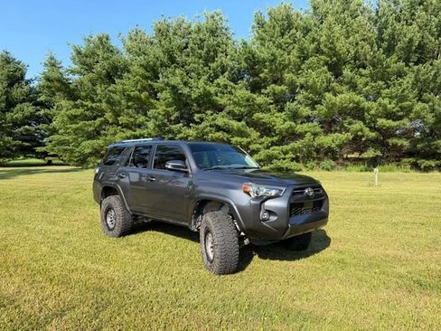 Used 2022 Toyota 4Runner SR5 Premium AWD/4WD image 1