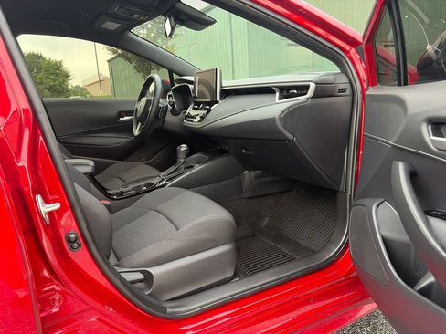 Used 2025 Toyota Corolla SE w/ SE Package FWD image 14