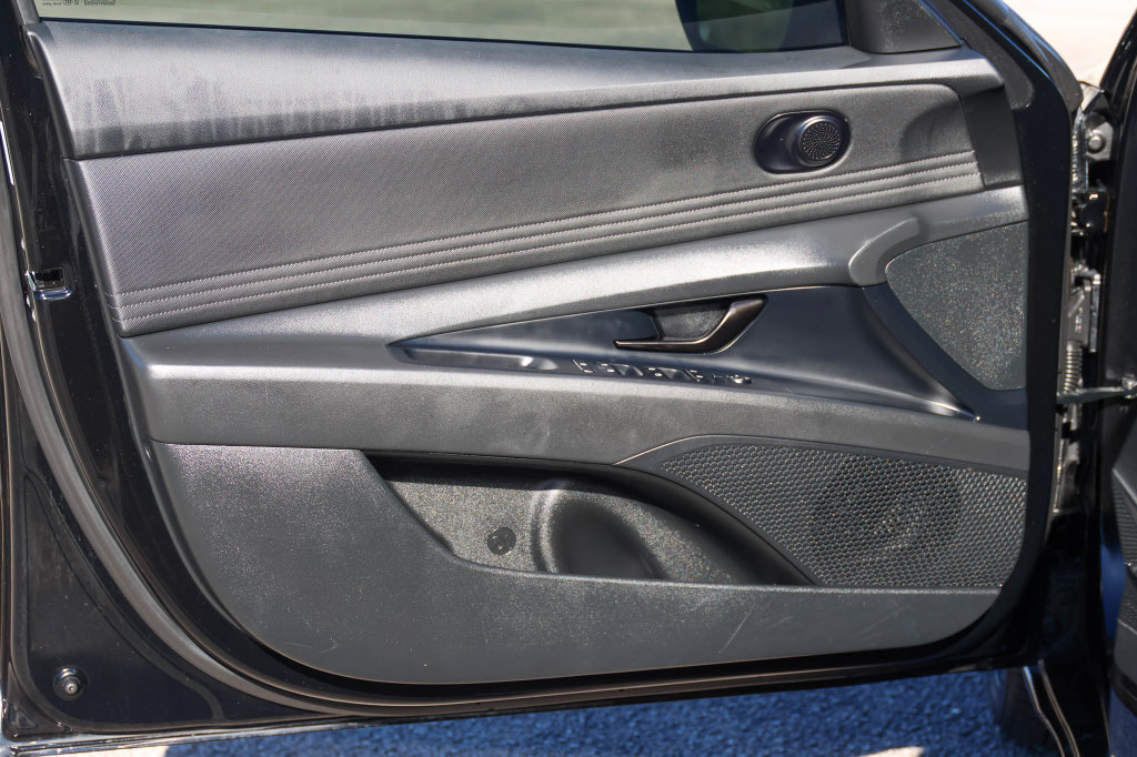 Used 2026 Hyundai Elantra Sport FWD image 9