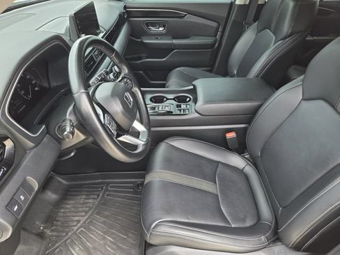 Used 2024 Honda Pilot Touring image 13