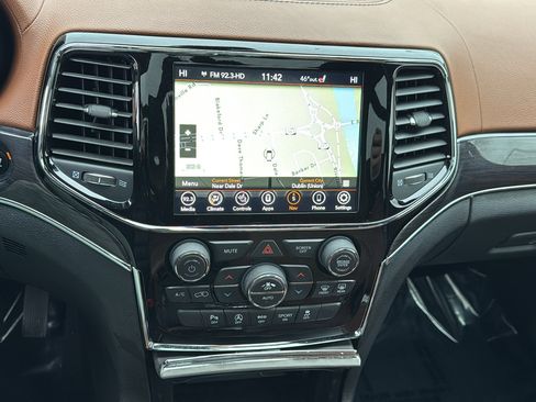 Used 2021 Jeep Grand Cherokee Overland image 18