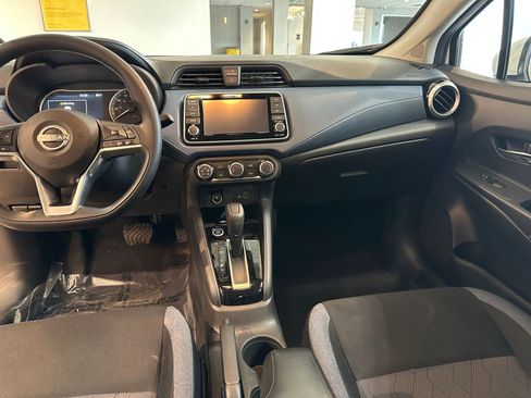 Used 2025 Nissan Versa SV image 34