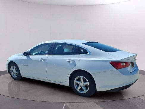 Used 2018 Chevrolet Malibu LS FWD image 3
