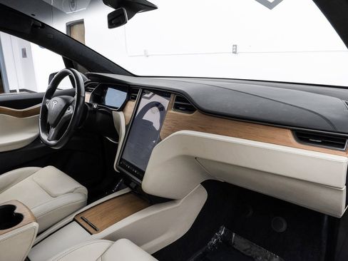 Used 2020 Tesla Model X Long Range image 20