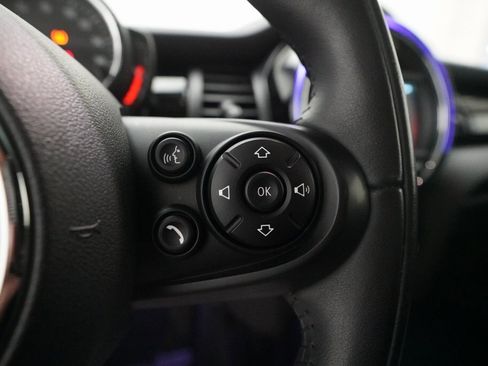 Used 2020 MINI Cooper 4-Door Hardtop image 18