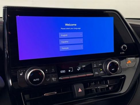 Used 2023 Toyota Highlander XSE image 17