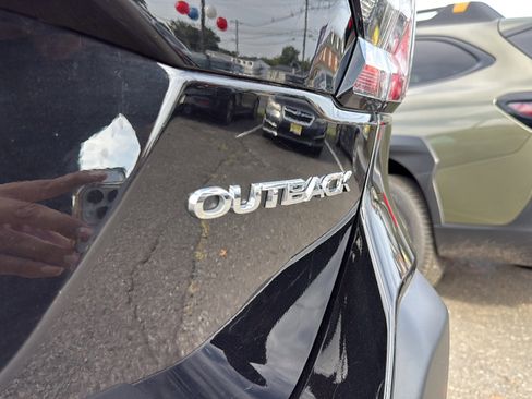 Used 2025 Subaru Outback Limited image 43