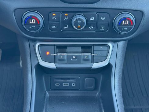 Used 2023 GMC Terrain SLE w/ Driver Convenience Package AWD/4WD image 12